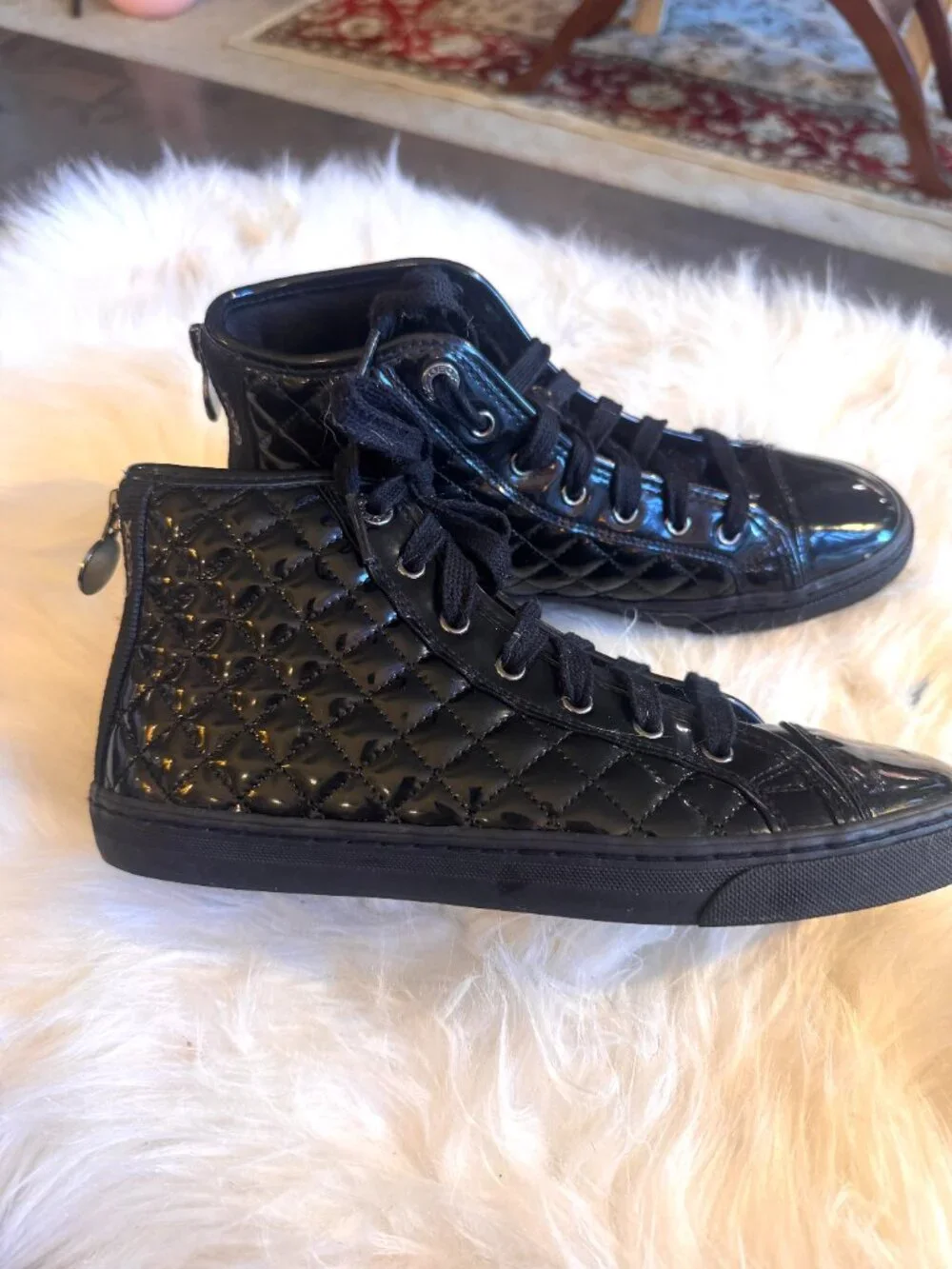 Women vintage Geox Respira High Top patent leather quilted sneakers black sz 8